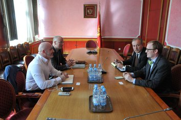 Savjeta za građansku kontrolu rada policije, Ambasada SAD