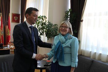 Margaret Uehara, Predrag Bošković