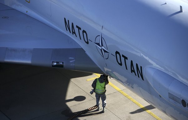 NATO avion
