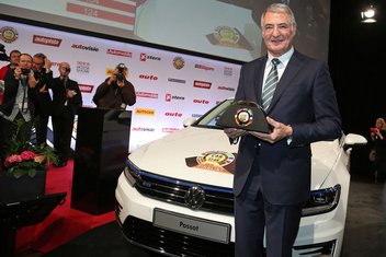 VW Passat auto goine 2015