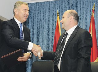 Milo Đukanović, Rafet Husović