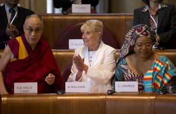 nobelovci, dalaj lama