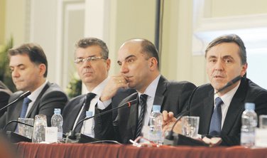 Vladimir Kavarić. Branimir Gvozdenović (Novina)