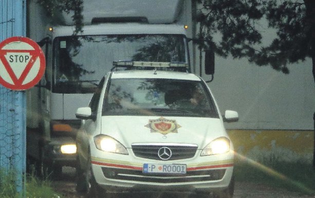 Kamion, policija