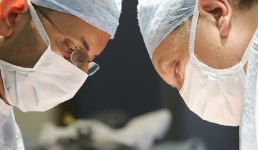 Hirurzi, operacija