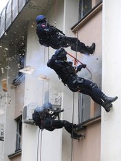 policija