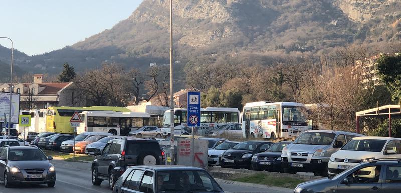 Mjesto na kojem se planira supermarket i zgrada