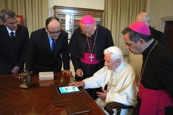 Papa, Twitter