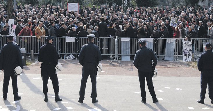 protest, krizni porez