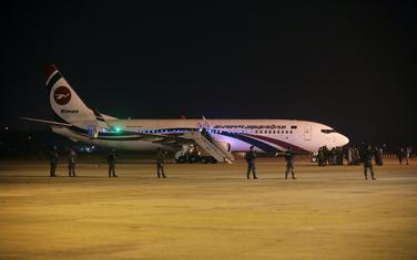 Avion na aerodromu u Bangladešu