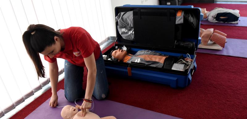 Praksa se sastoji iz predavanja, video prezentacija i praktičnih vježbi Foto: Savo Prelević