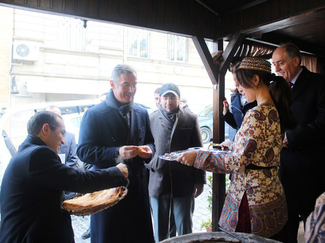 Đukanović i Roćen Baku