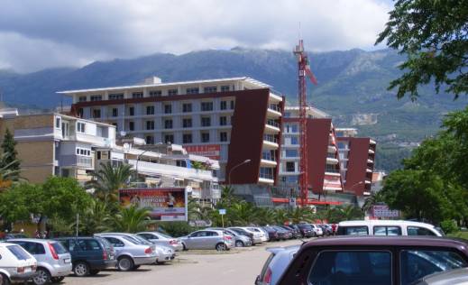 Trejd junik, Budva