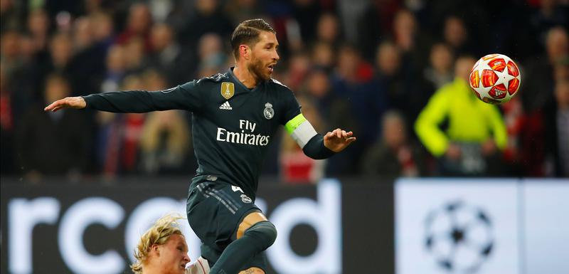 Serhio Ramos u duelu sa Dolbergom