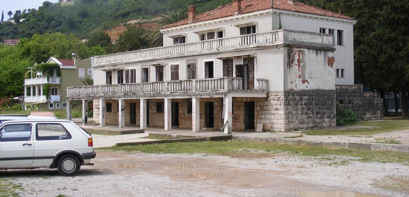 Ruglo: Zgrada Jugoslovenskog rječnog brodarstva