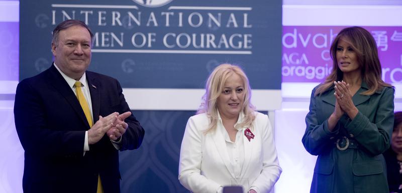 Olivera Lakić u društvu Majka Pompea i Melanije Tramp