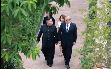 Kim i Tramp na sastanku u Vijetnamu