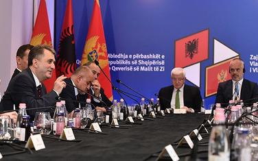 Sa zajedničke sjednice vlada Crne Gore i Albanije održane u Skadru 3. jula 2018.