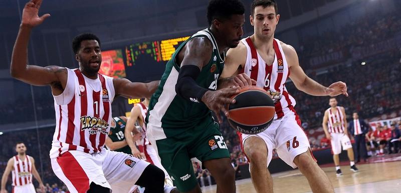 Sa meča Panatinaikos - Olimpijakos