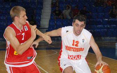 Goran Nikolić u dresu reprezentacije Crne Gore protiv Austrije
