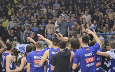 Slavlje igrača i navijača nakon prošlogodišnjeg plasmana u finale plej-ofa ABA lige