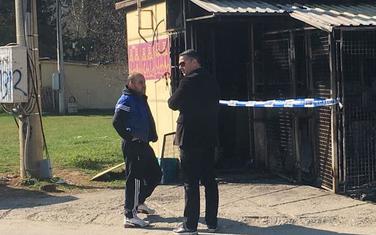 Tomkić ispred radnje koja mu je u Beranama zapaljena