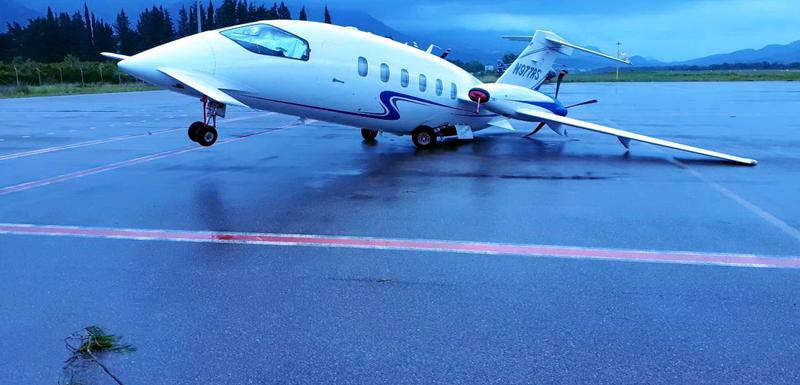 Lani u nevremenu oštećen avion na aerodromu Tivat