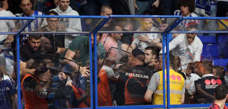 Sinoć na tribinama