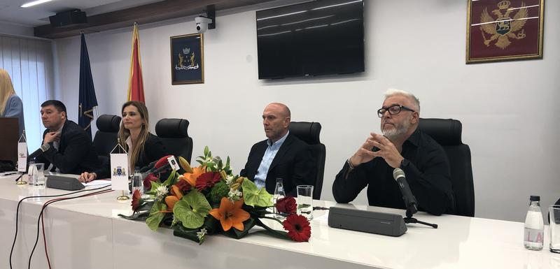 Sa konferencije za novinare