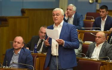 Na meti Administrativnog odbora jer su kršili kodeks: Poslanici DF-a