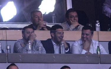 Đukanović i Vučić u novembru 2014. gledaju košarkašku utakmicu Crvena zvezda - Olimpijakos