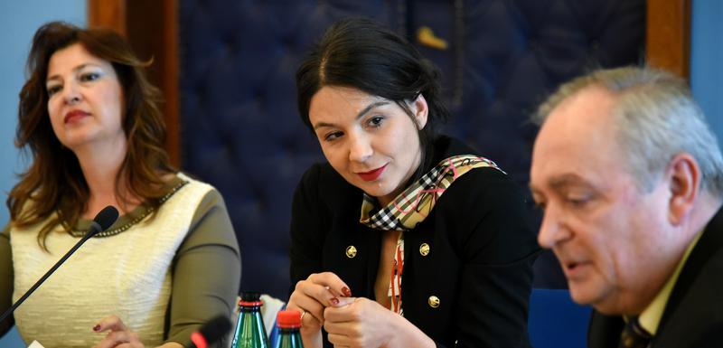 Spaić (u sredini)