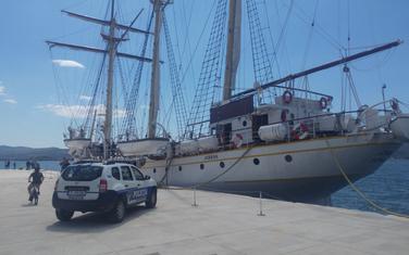 Policija ispred Jadrana