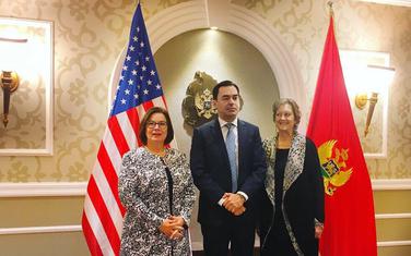 Ambasadorka SAD u Crnoj Gori Džudi Rajzing Rajnke, Zoran Pažin i Džodi Olsen