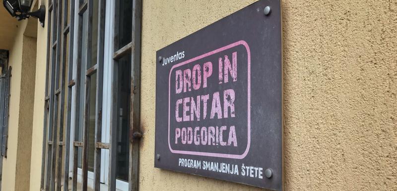 Drop-in centri Juventasa i Cazasa otvoreni su u Podgorici i Baru