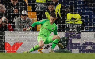 Kepa brani penal Hinteregeru