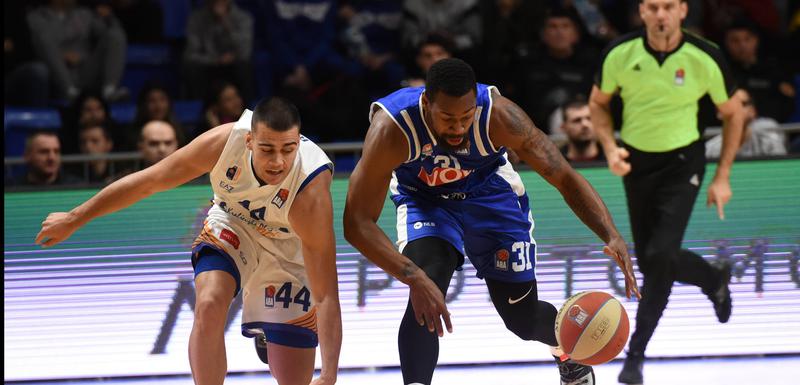 Novi derbi: Nikola Rebić (Mornar) i Džejms Bel (Budućnost) u duelu