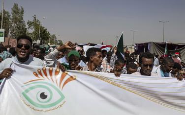 Demonstranti u Sudanu