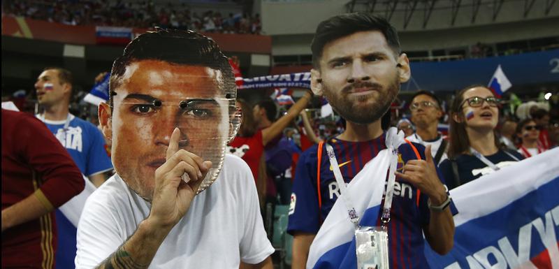 Ronaldo i Mesi kao navijački rekviziti
