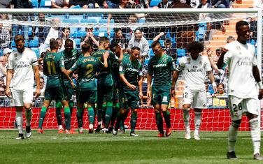 Betis slavi, Real tuguje