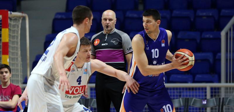 Marko Mugoša (Mornar) u duelu protiv Budućnosti
