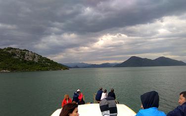 Krstarenje Skadarskim jezerom