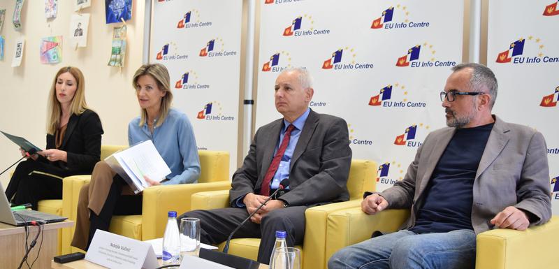 Sa panel diskusije "Zločin deportacija 1992. - post factum"