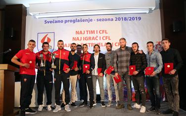 Članovi najboljeg tima sezone na ceremoniji u hotelu "Ramada"
