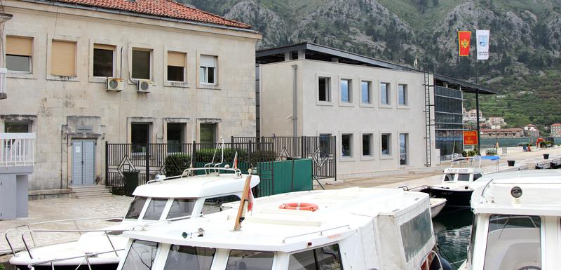 Zgrada Lučke kapetanija i luka Kotor