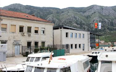 Zgrada Lučke kapetanija i luka Kotor