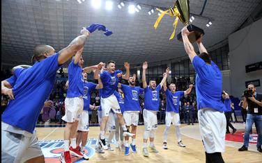 Košarkaši Budućnosti proslavljaju titulu (Foto: Filip Roganović)