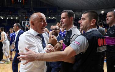 Mihailo Pavićević je u finišu i nakon meča žestoko protestvovao prema sudiji Vojinoviću (Foto: Filip Roganović)