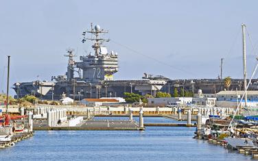USS Abraham Linkoln u Kaliforniji: Ilustracija
