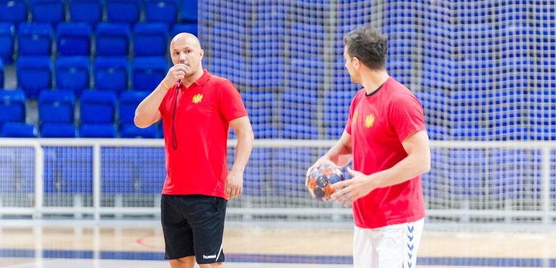 Selektor Zoran Roganović i Stevan Vujović na večerašnjem treningu